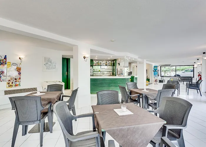 Costaverde فندق تْشيزيناتيكو